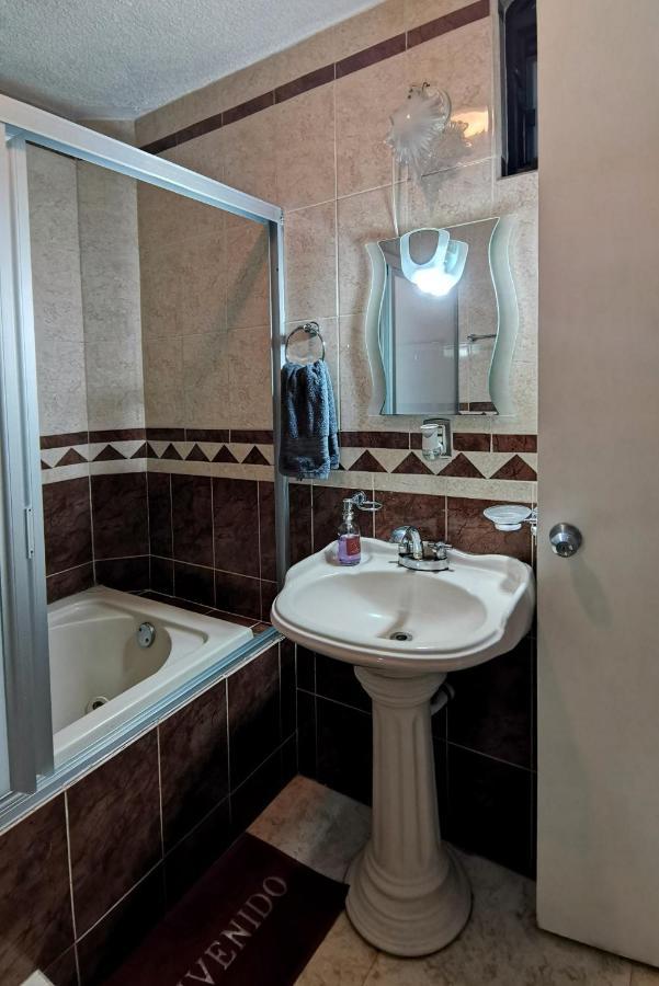 Hotel Boutique Charlotte Arandas エクステリア 写真