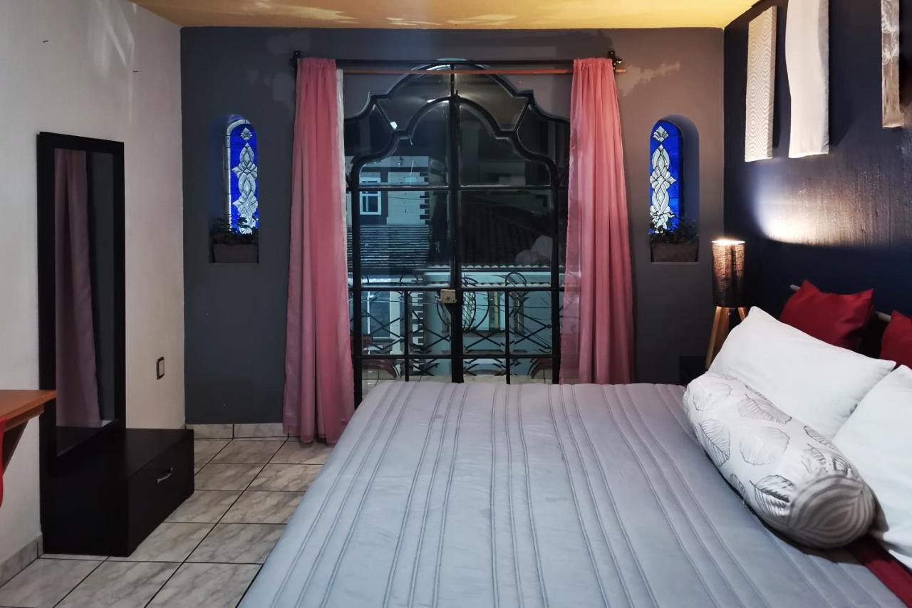 Hotel Boutique Charlotte Arandas エクステリア 写真