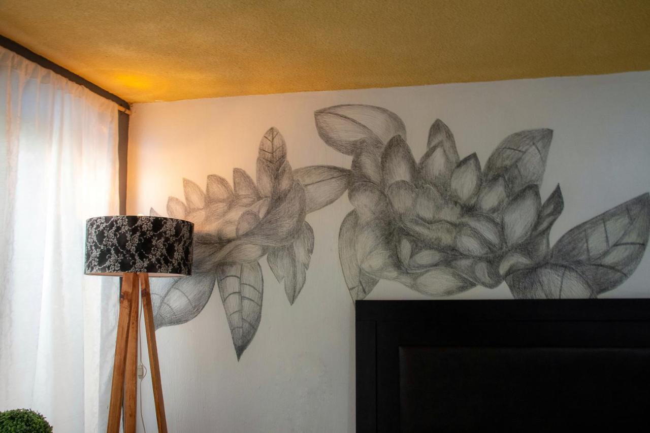 Hotel Boutique Charlotte Arandas エクステリア 写真