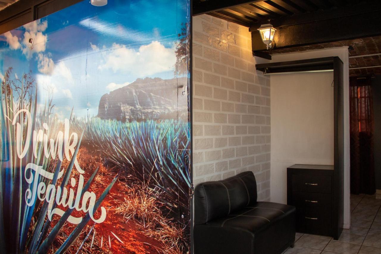 Hotel Boutique Charlotte Arandas エクステリア 写真
